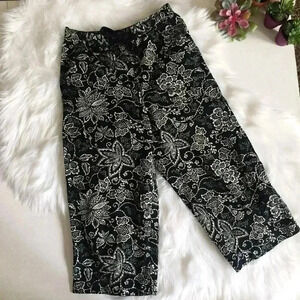 Jones New York Black and White Capri Pant
